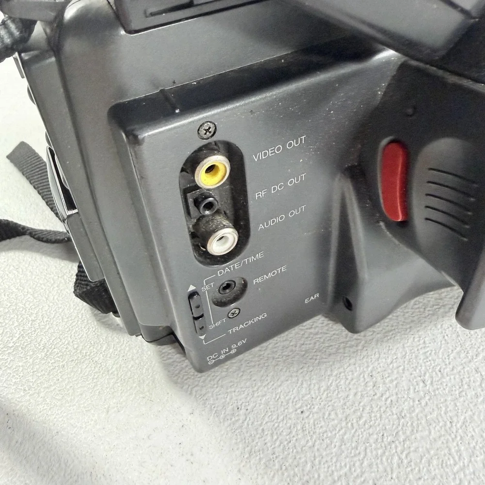 Panasonic MC20 NV-MC20E VHS-C‎ Movie Camera Video Camcorder POWERS ON AS IS READ